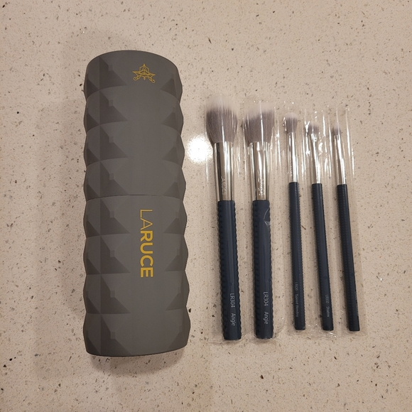 LARUCE Christine 5-Piece Makeup Brush Set - Picture 5 of 6